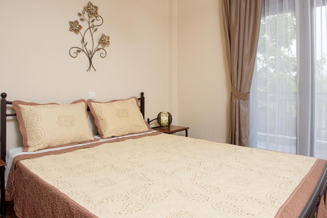 Dili Apartments Ієрісос Екстер'єр фото