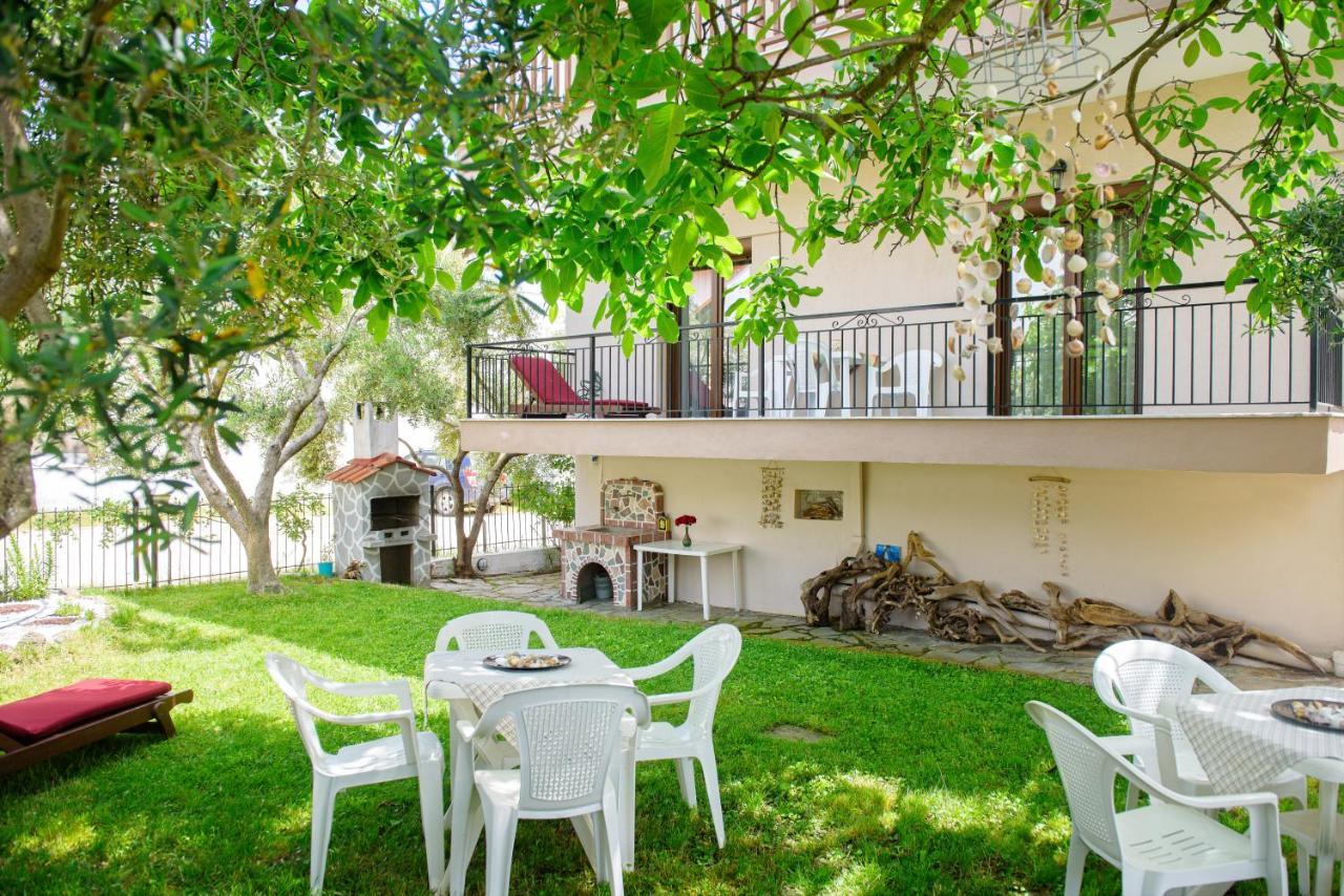 Dili Apartments Ієрісос Екстер'єр фото