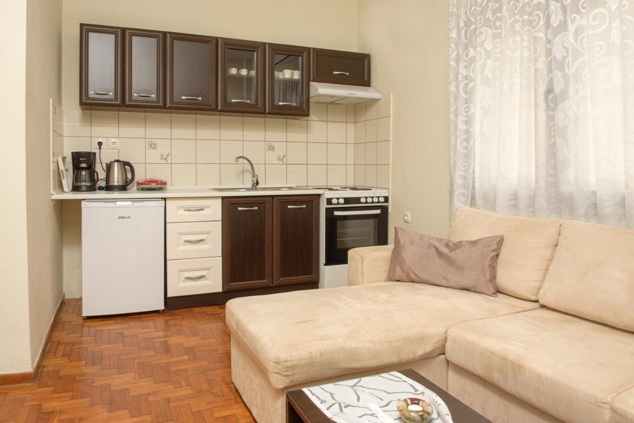 Dili Apartments Ієрісос Екстер'єр фото