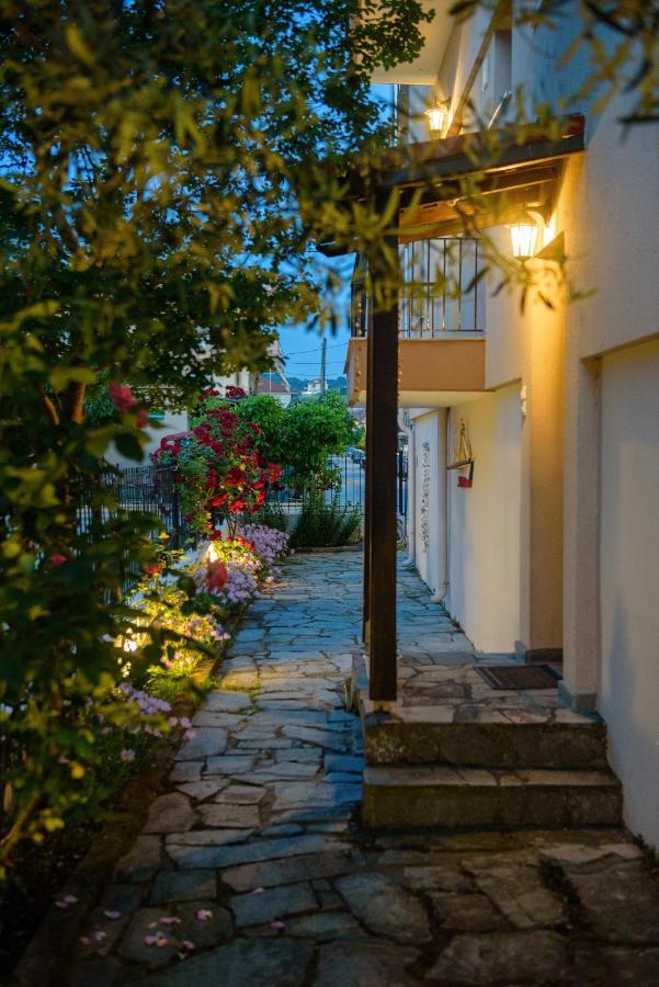 Dili Apartments Ієрісос Екстер'єр фото