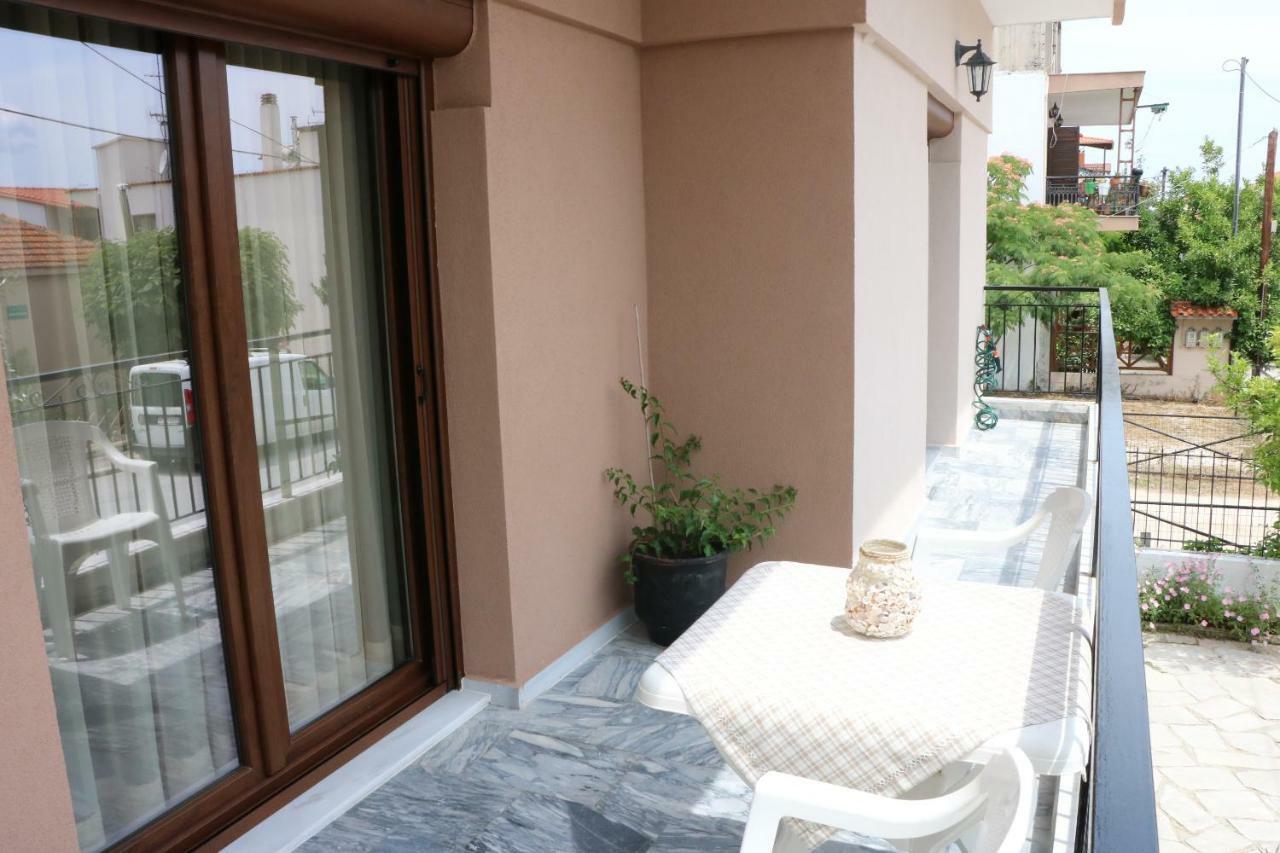 Dili Apartments Ієрісос Екстер'єр фото